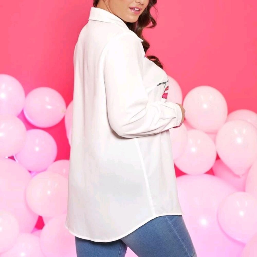 White Button-Up Shirt with Pink Lip Print - Picture 3 of 6